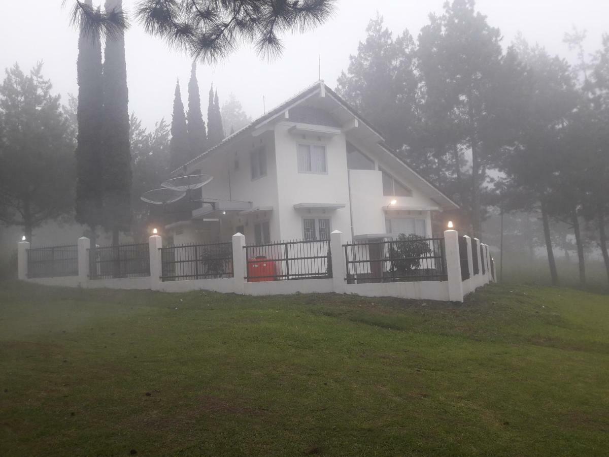 Villa 5Cemara Lembang Exteriér fotografie